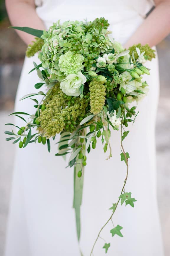 Green bouquet by Cecilia Fox | Emma & John's Indie Melbourne wedding | Photography by Samara Clifford
