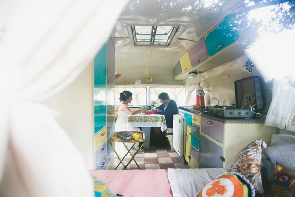 bride-groom-vintage-caravan2