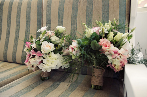 vintage-garden-wedding-bouquets