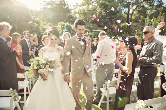 vintage-garden-wedding-rose-confetti