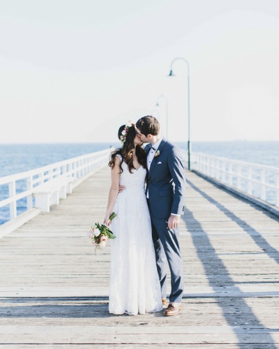 Lilli Tom S Relaxed Beach Wedding Nouba Com Au Lilli