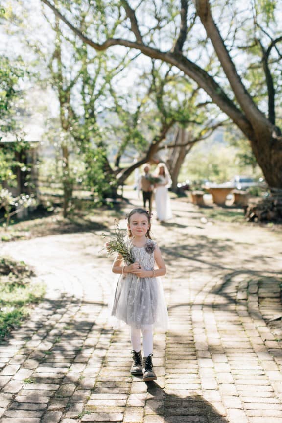 An earthy wedding at Crystal Waters Eco Village | Photography by Jazzy Connors