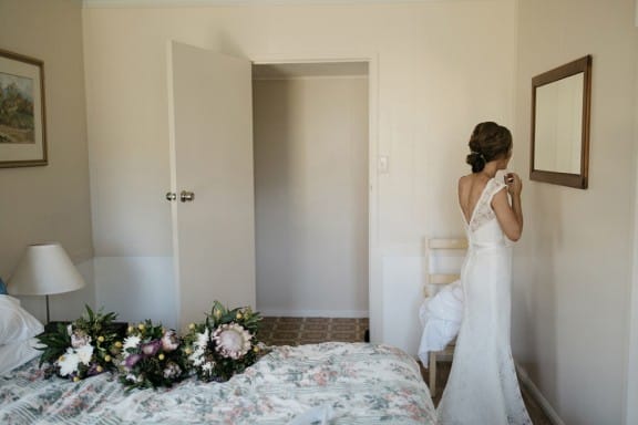 A rustic cabin wedding in Queensland's Hidden Valley | Photography by SB Creative Co.