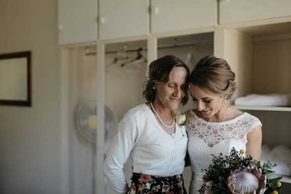 A rustic cabin wedding in Queensland's Hidden Valley | Photography by SB Creative Co.