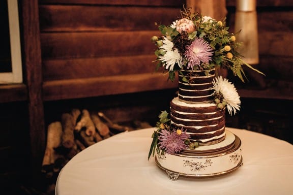 A rustic cabin wedding in Queensland's Hidden Valley | Photography by SB Creative Co.