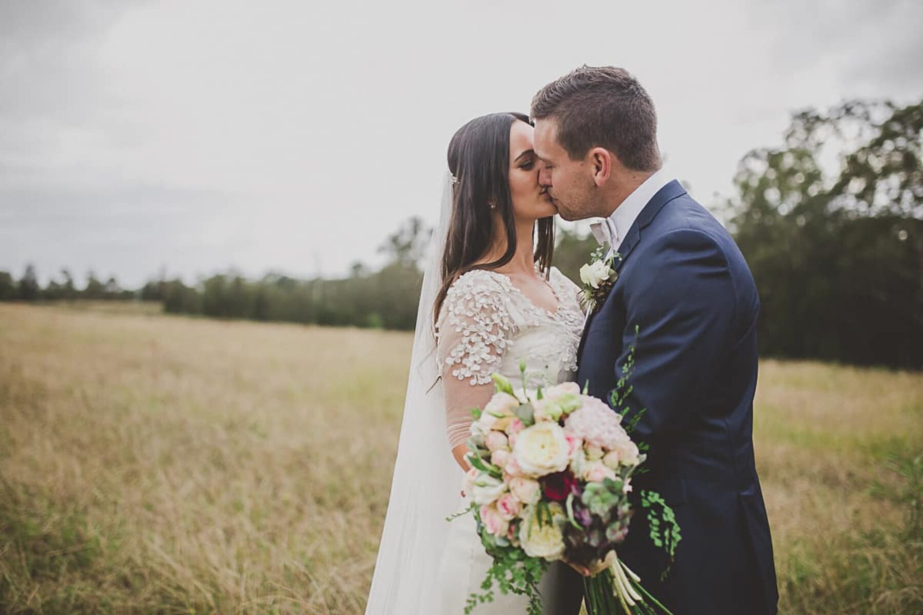 A rustic Hunter Valley wedding at Roberts Circa 1876 | Photography by Kendell Tyne