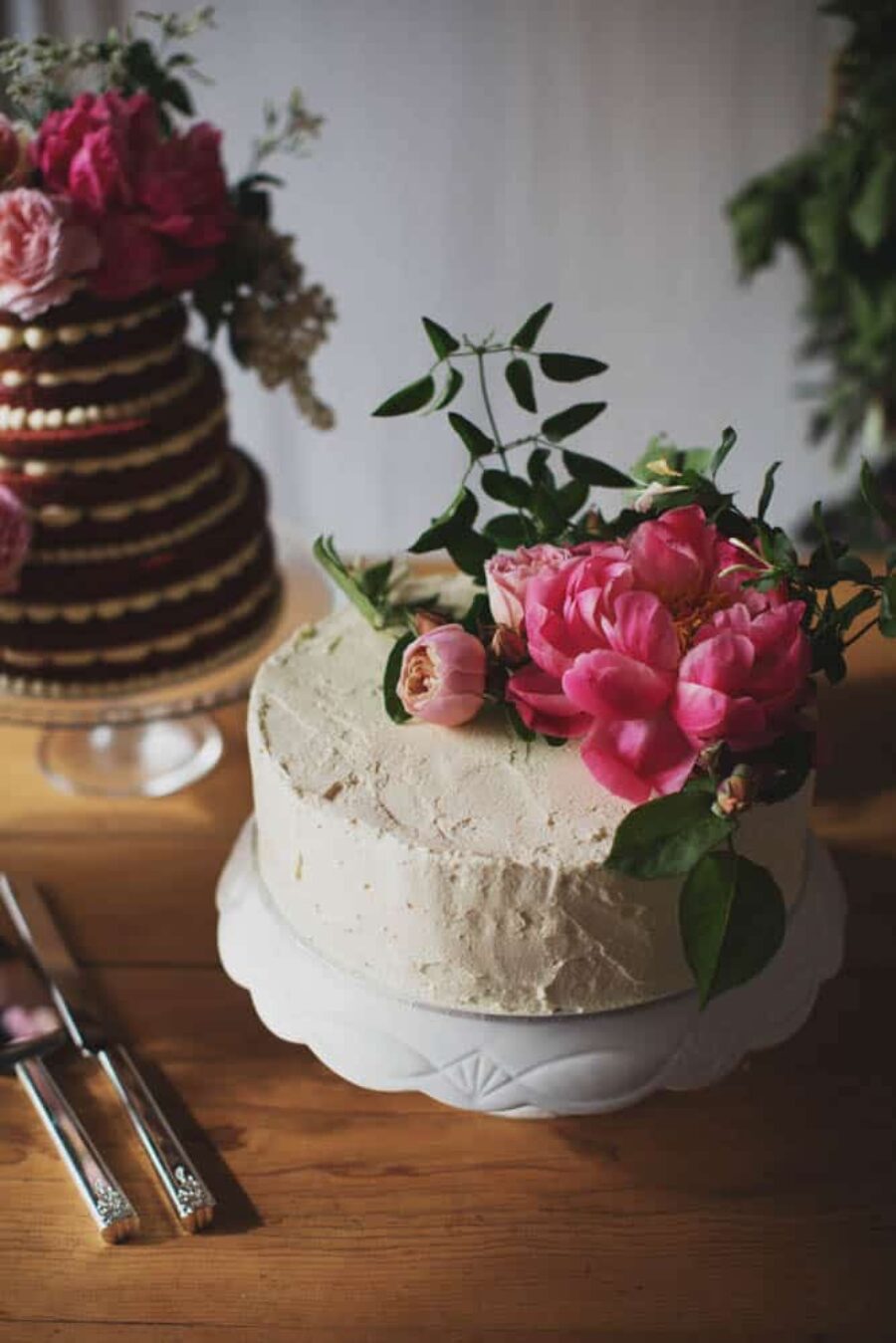 wedding cake buffet with fresh flowers