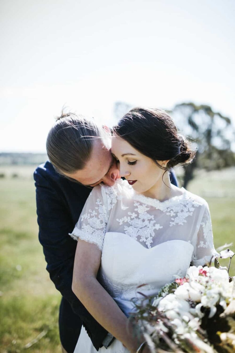 Rustic barn wedding in Kyneton Victoria / Photography by Brown Paper Parcel