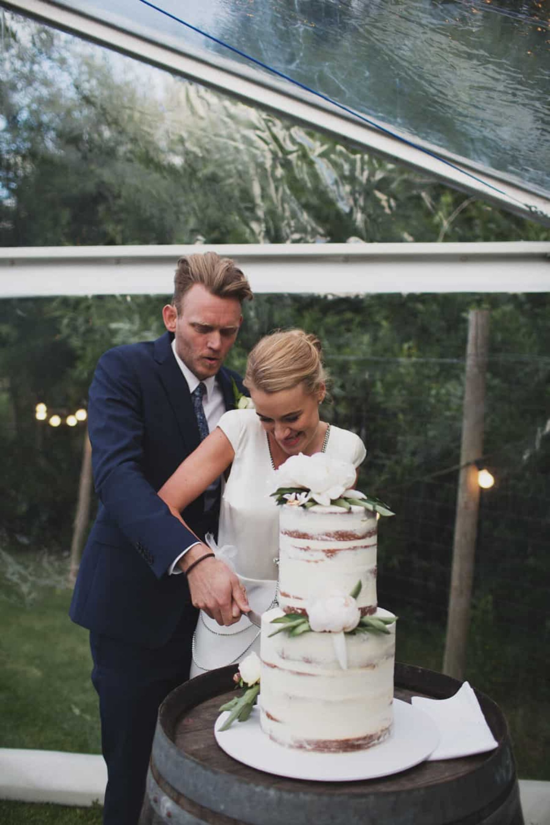 semi-naked wedding cake