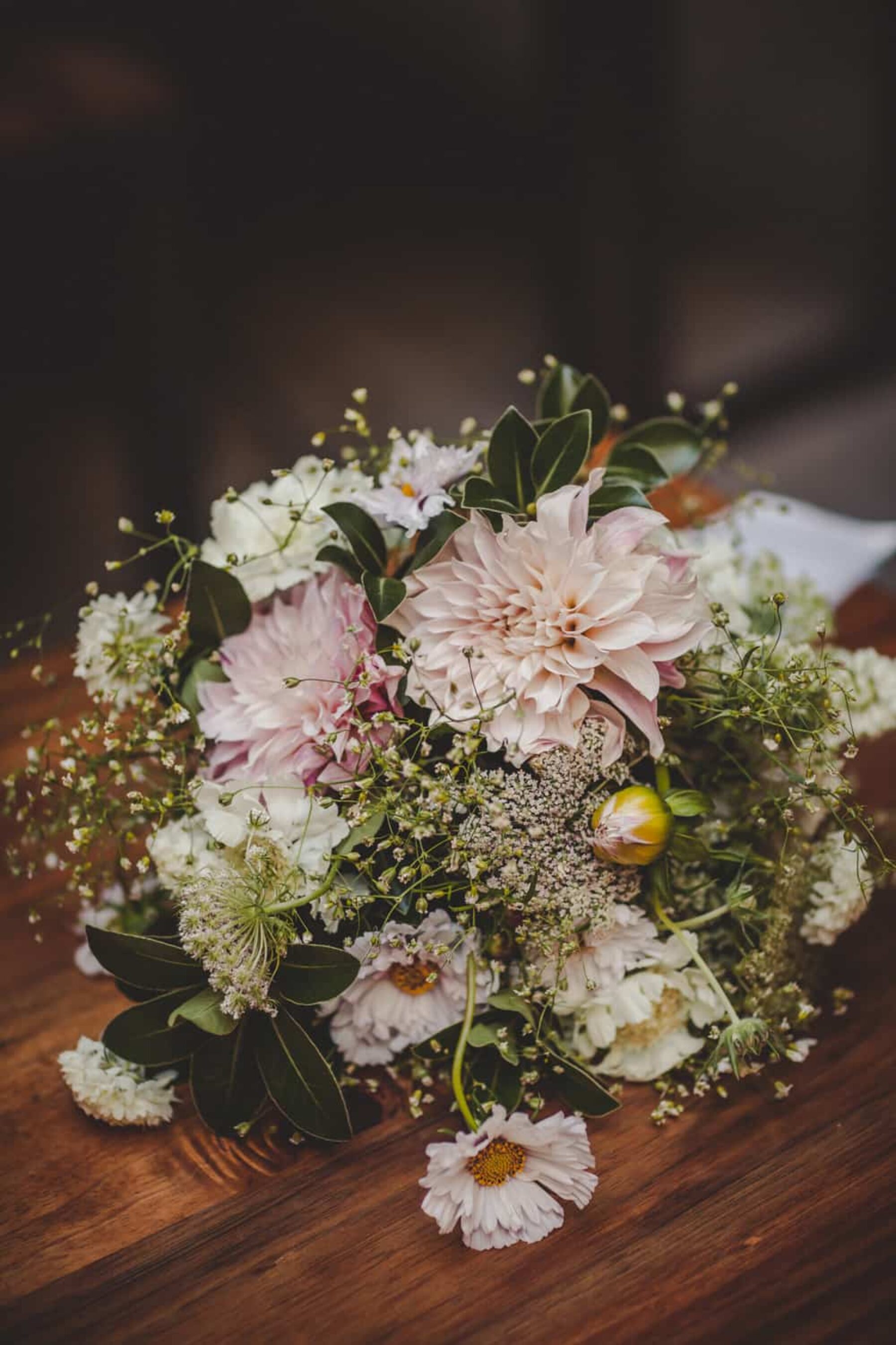 dahlia bouquet