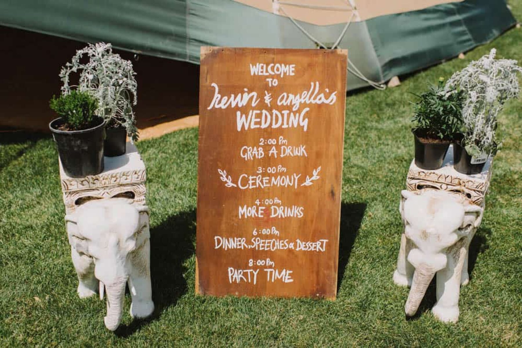 DIY timber wedding signage