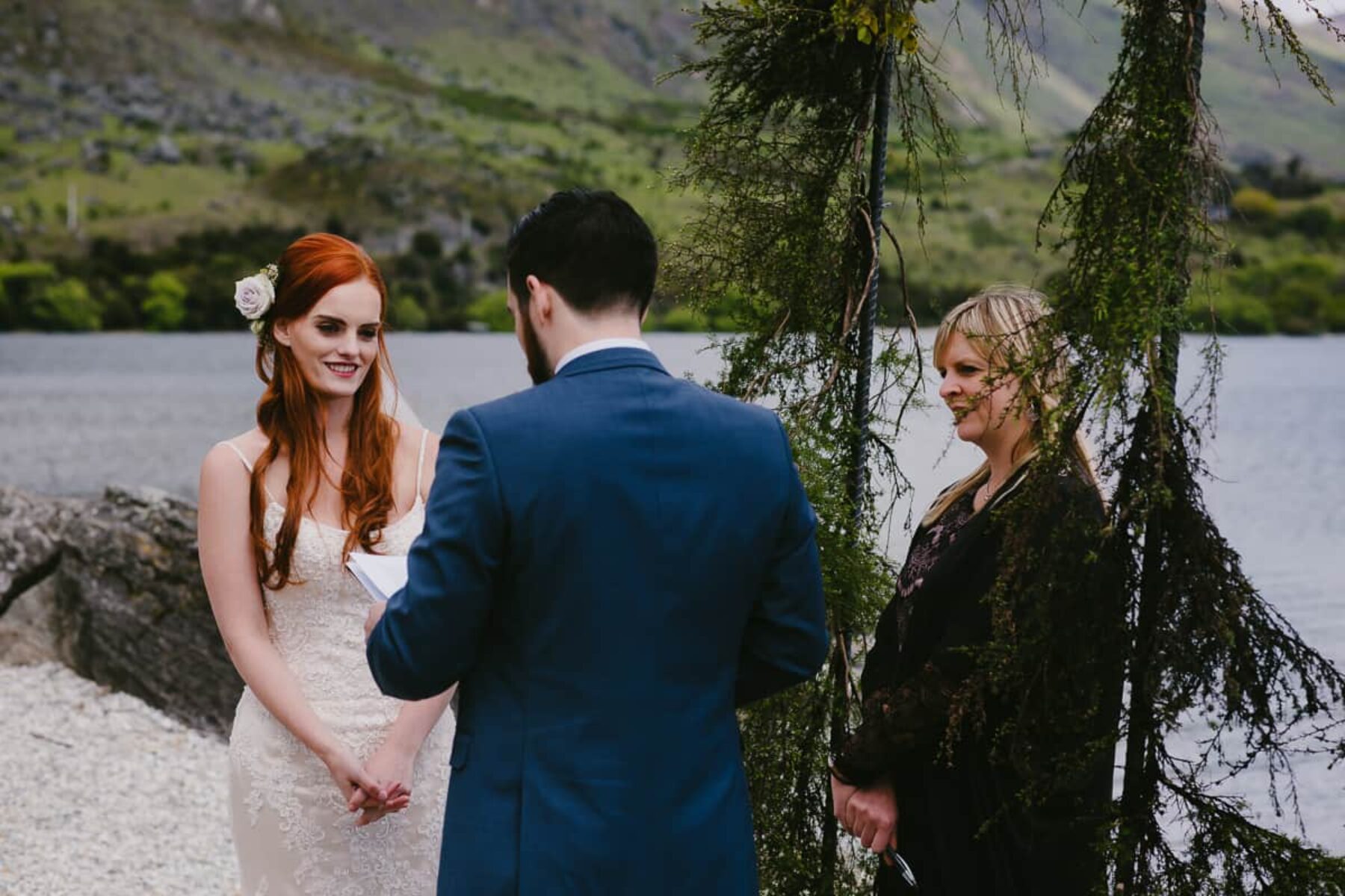 Majestic Lake Wanaka wedding by Bonnie Jenkins Photography