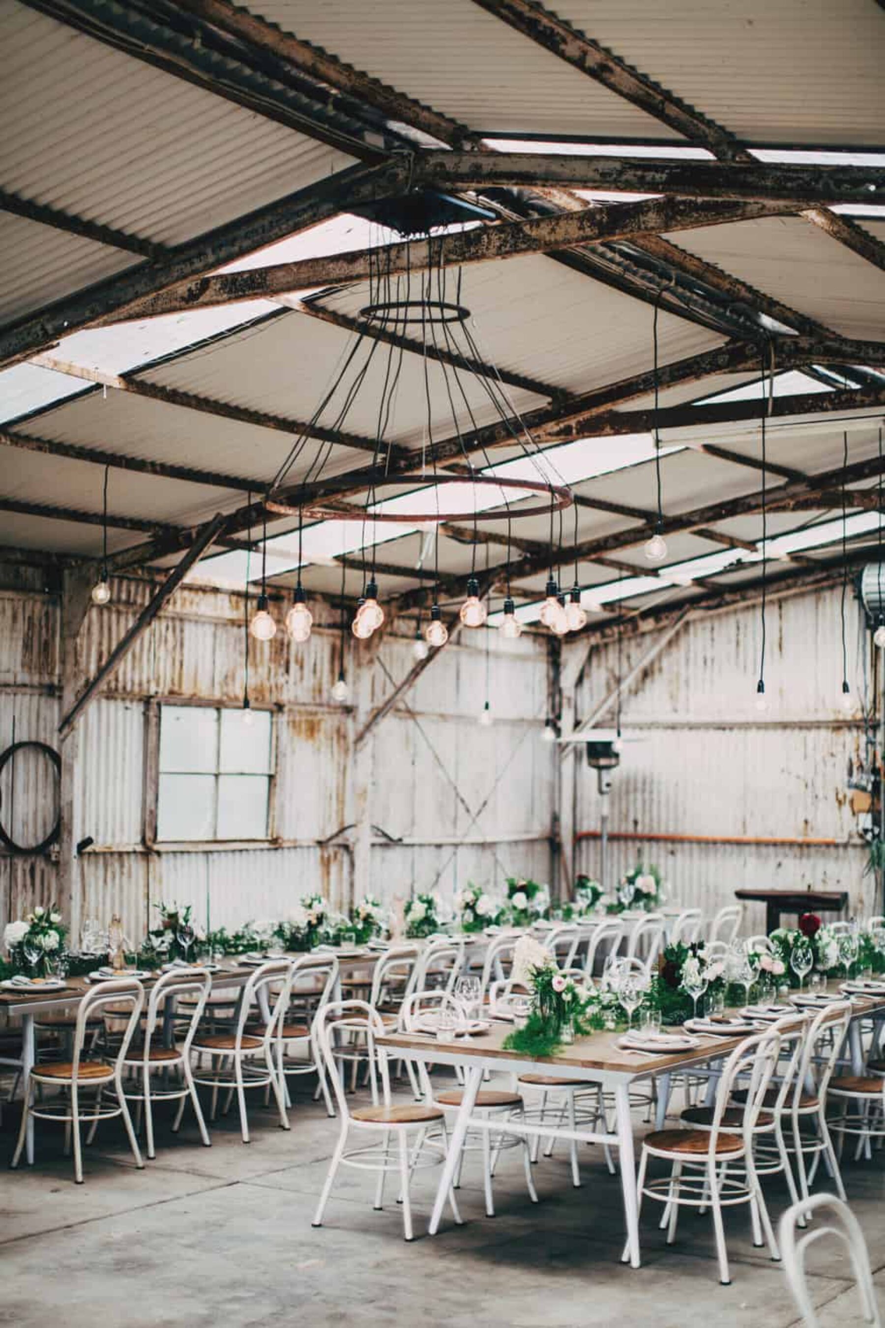 modern rustic barn wedding - photography by The Robertsons