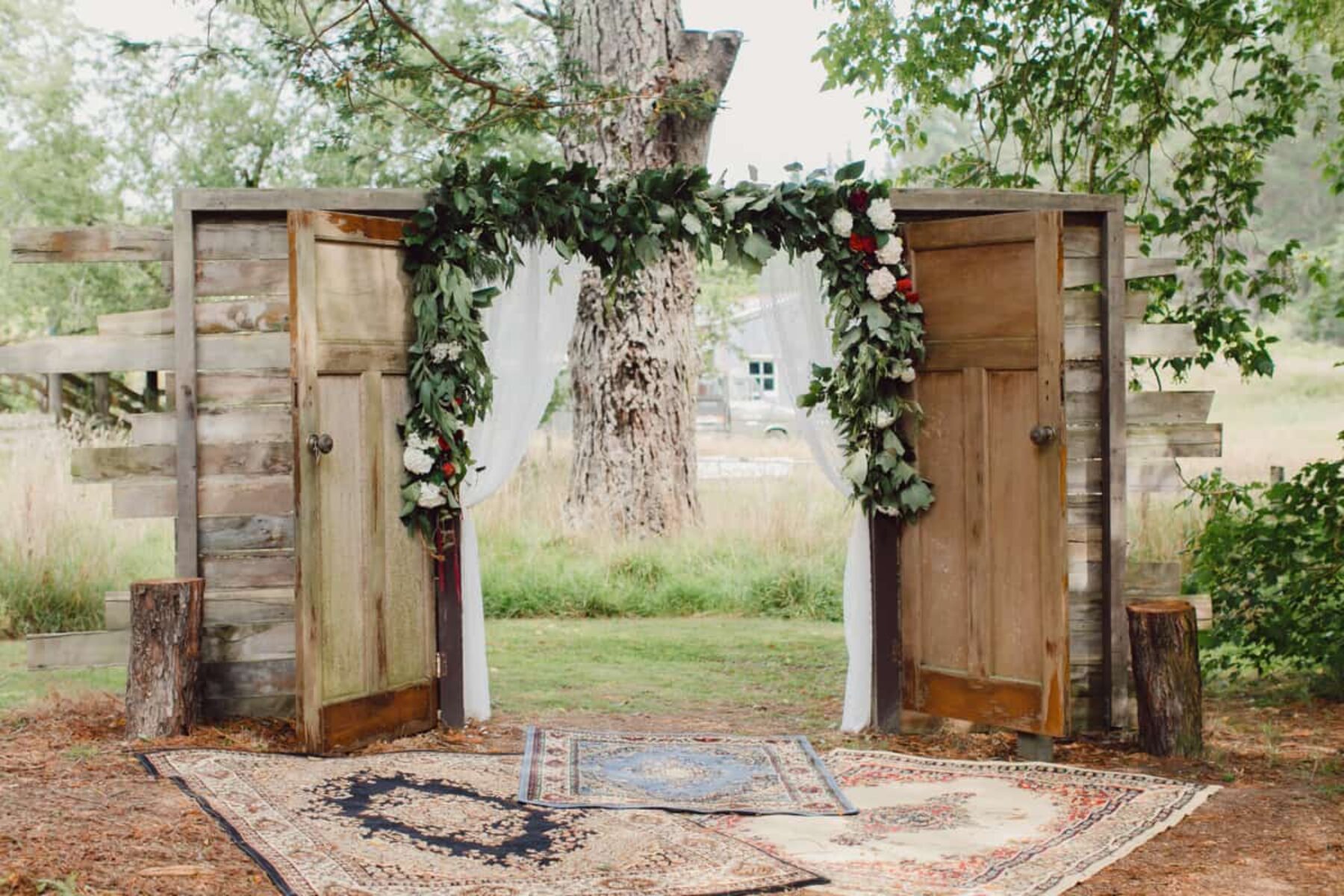 vintage door wedding backdrop
