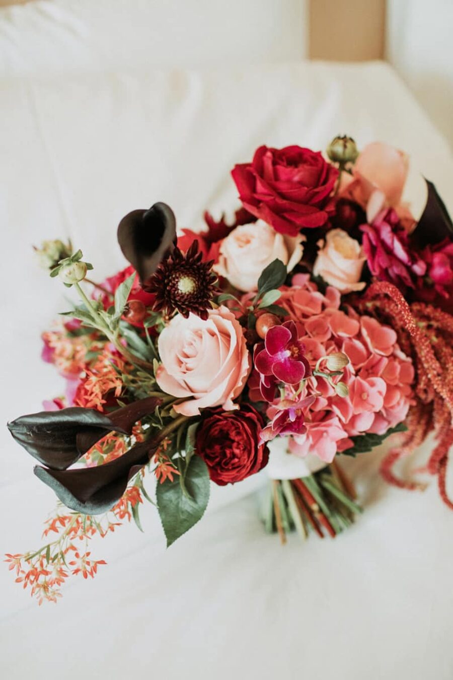 vibrant fuschia wedding bouquet