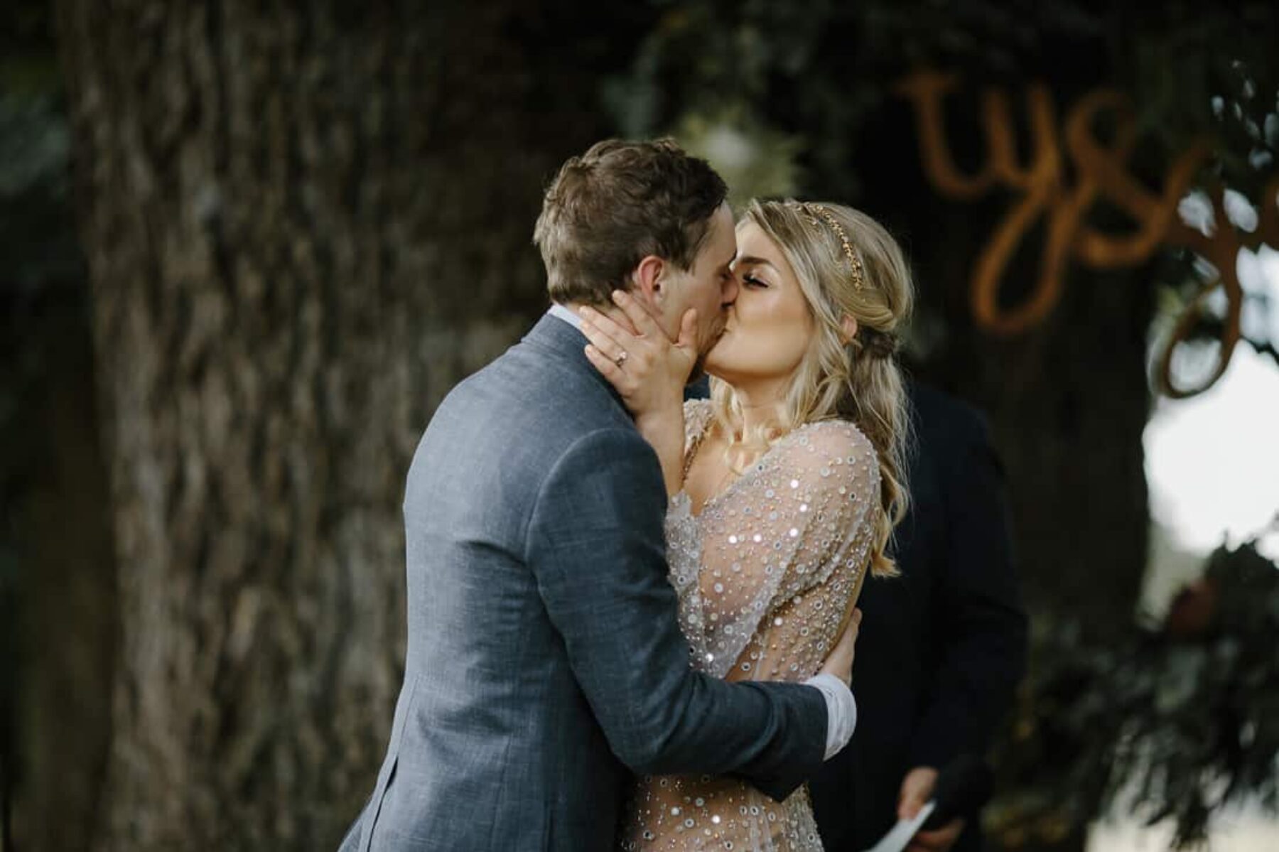 Outback festival wedding in Bright, Victoria - Photography by Oli Sansom