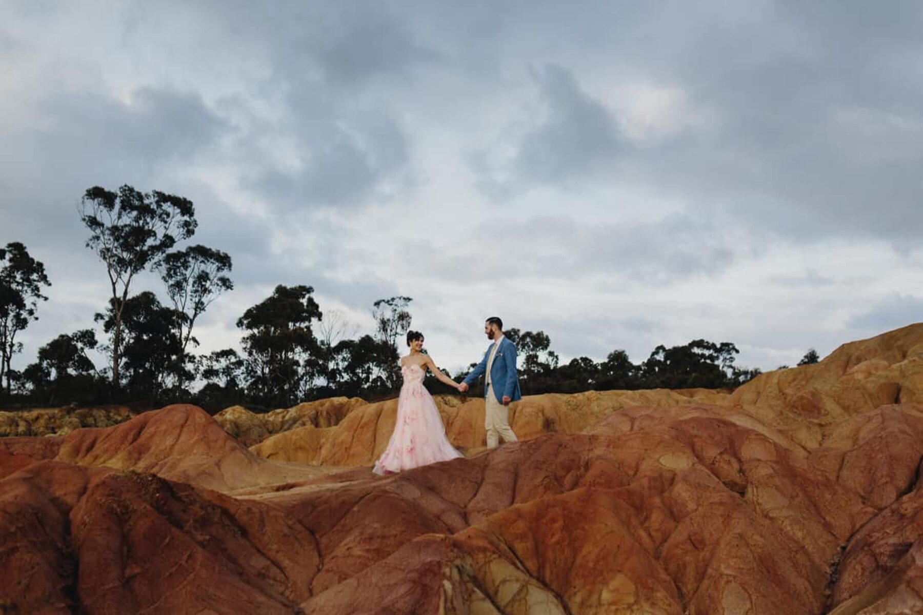 retro Australiana wedding inspiration at Heathcote’s Pink Cliffs