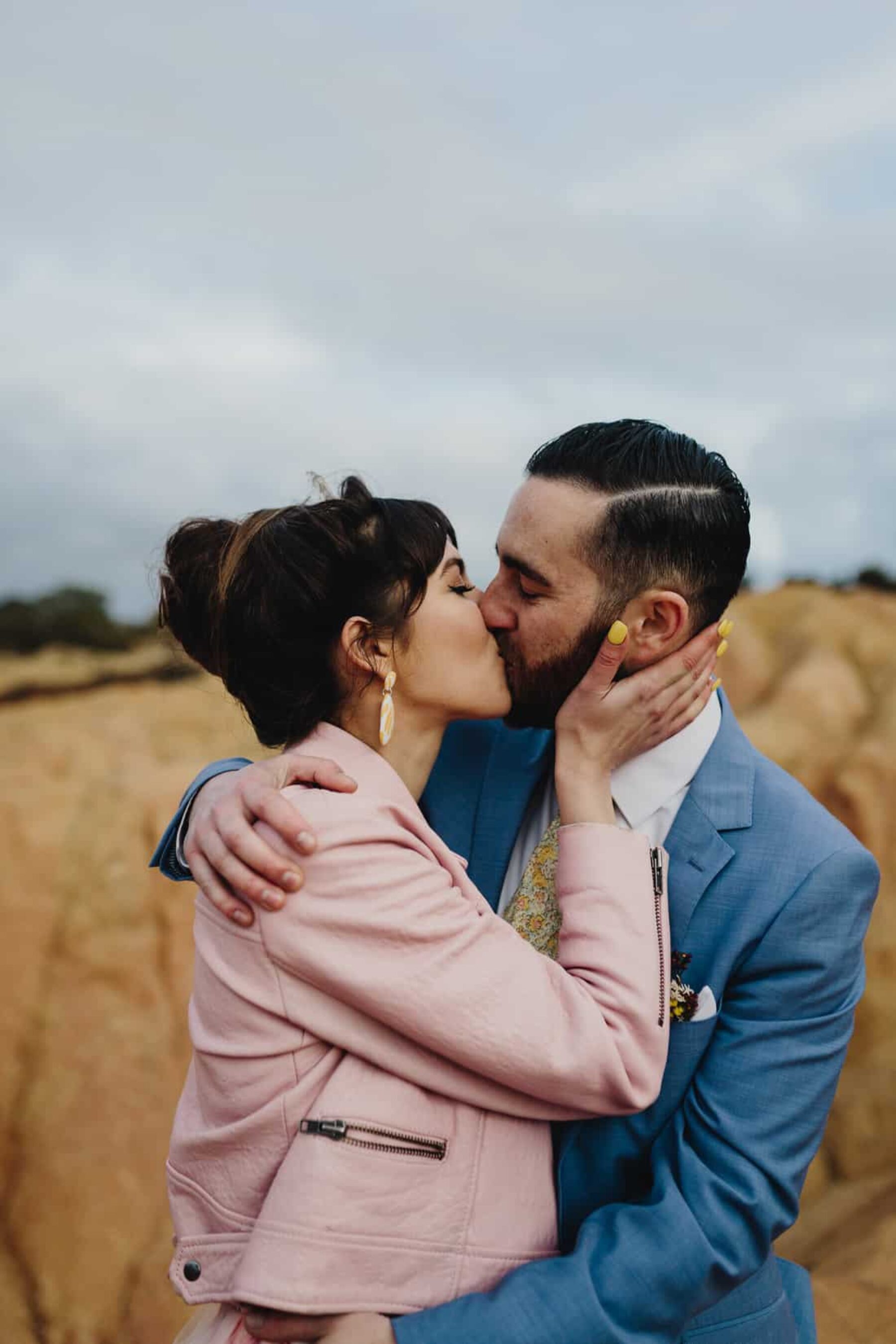 retro Australiana wedding inspiration at Heathcote’s Pink Cliffs