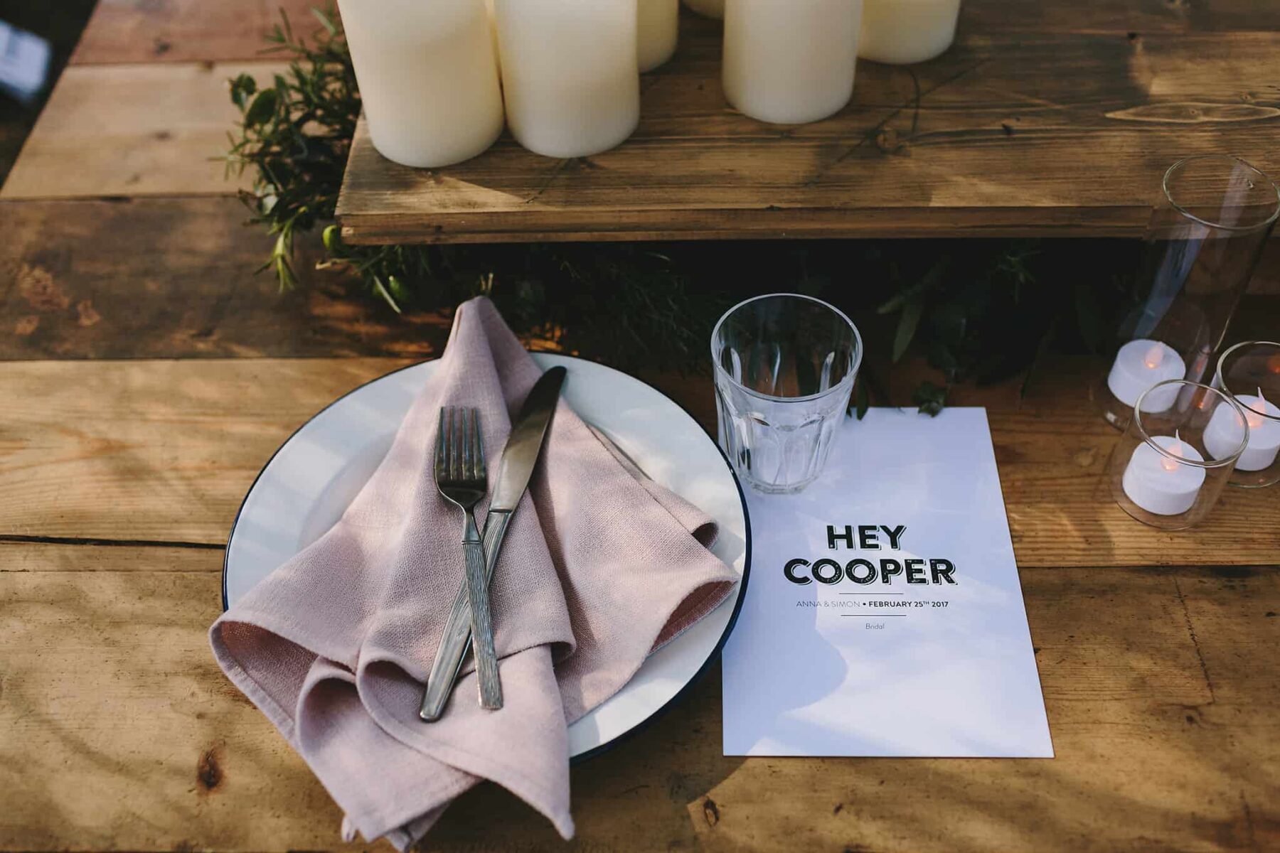 modern place setting for fun outdoor wedding