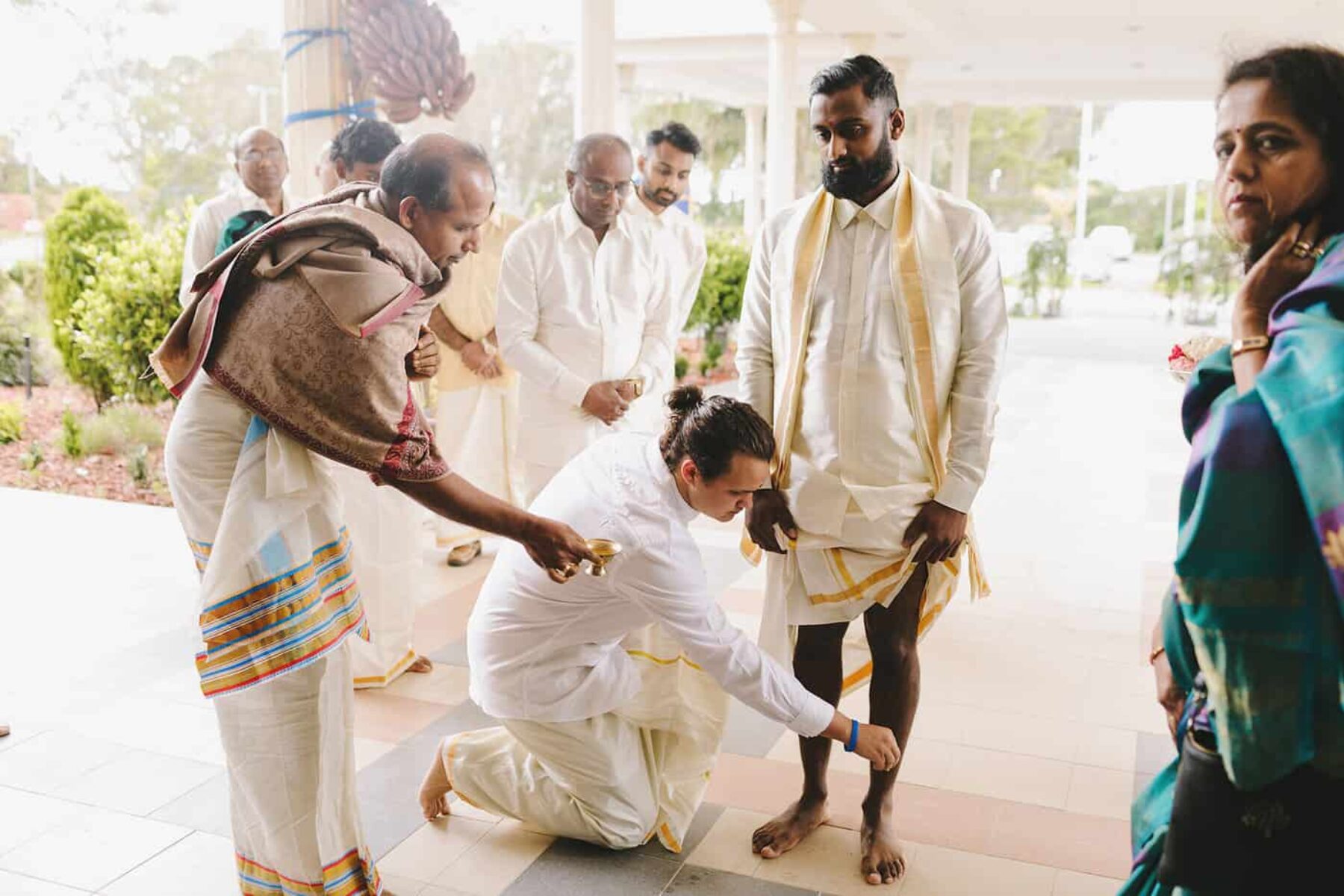 vibrant traditional Indian wedding in Melbourne / photography by Jonathan Ong