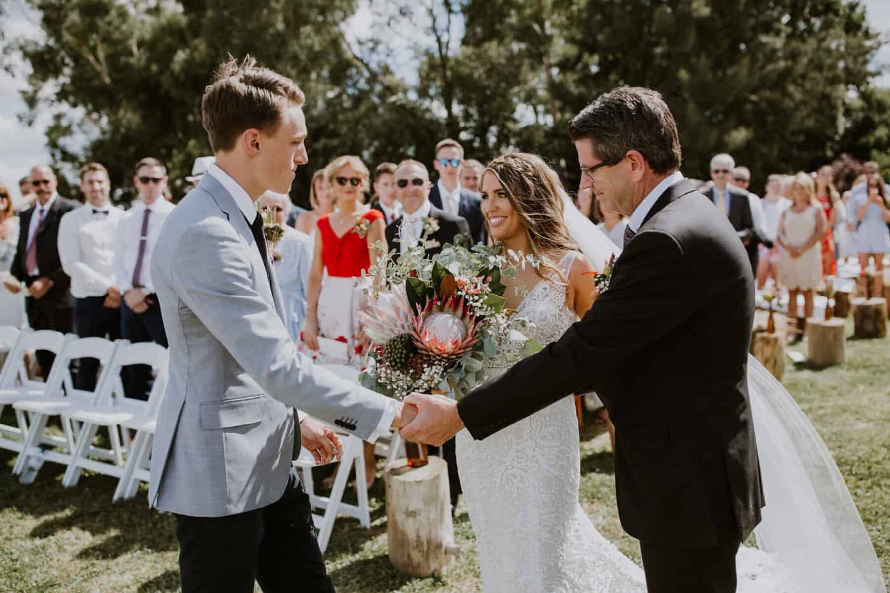 Yarra Valley farm wedding with epic DIY florals / Elsa Campbell Photography