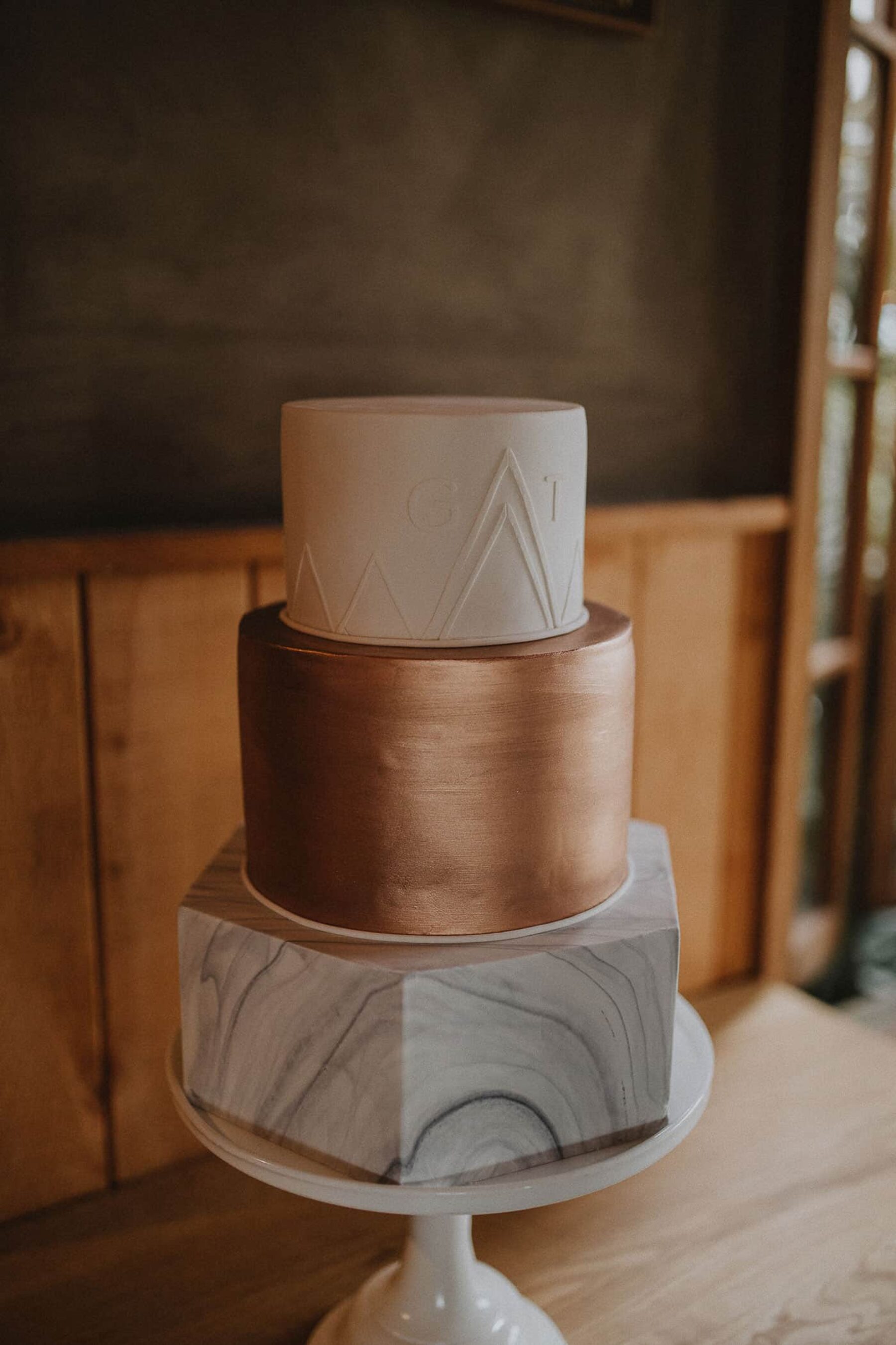 gold and marble wedding cake