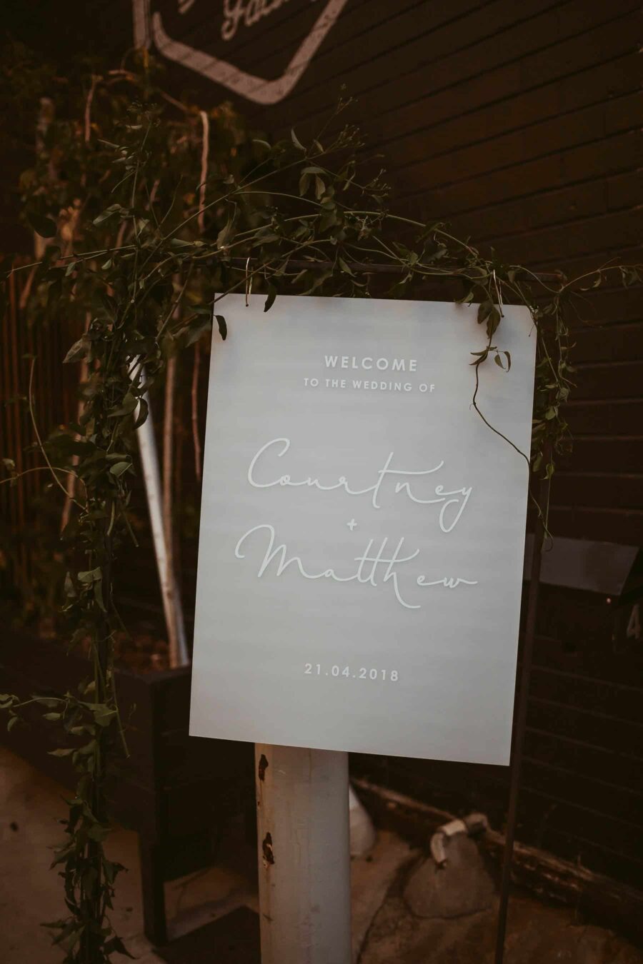 modern wedding signage by Paper Fusion