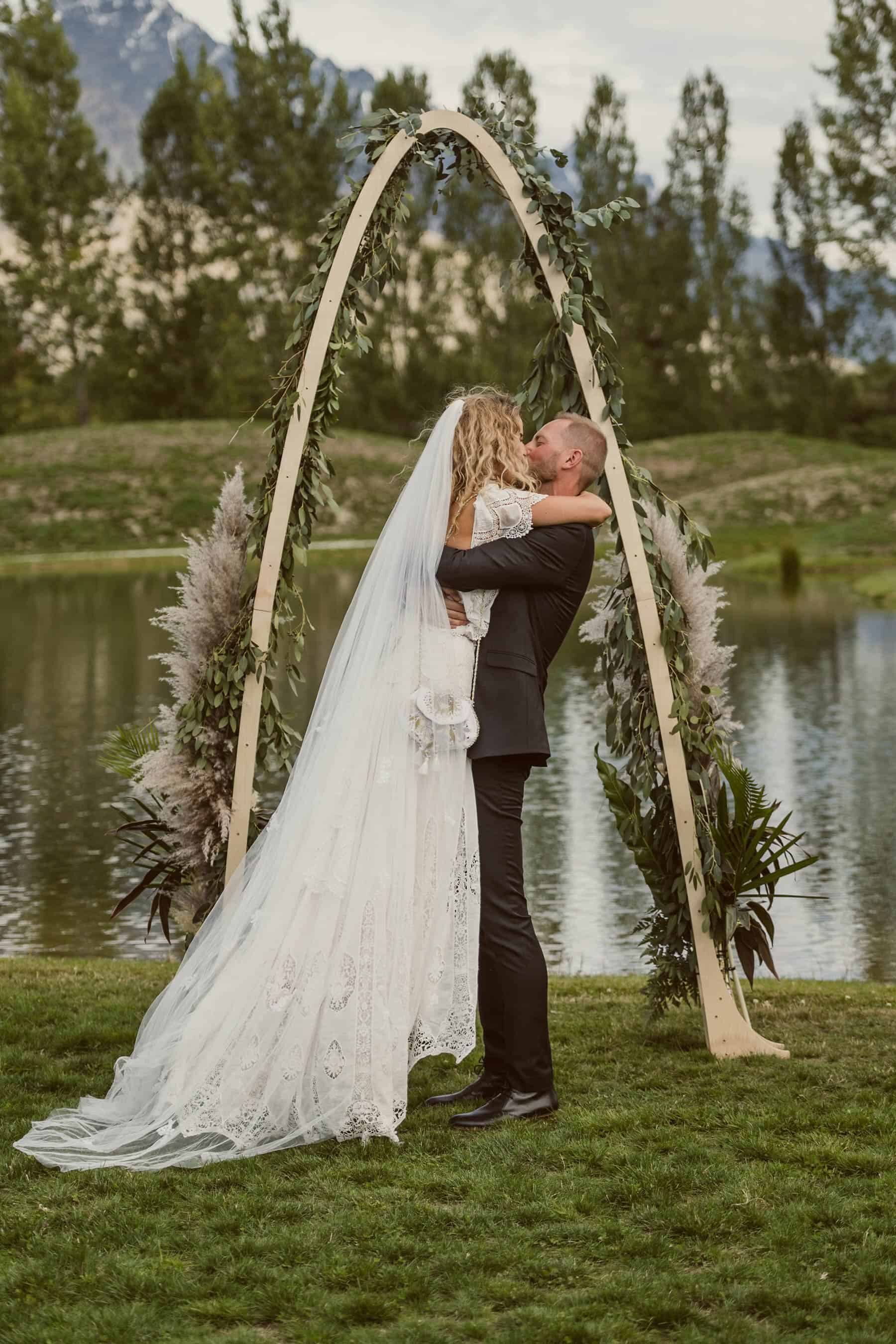 handmade arc wedding arbour