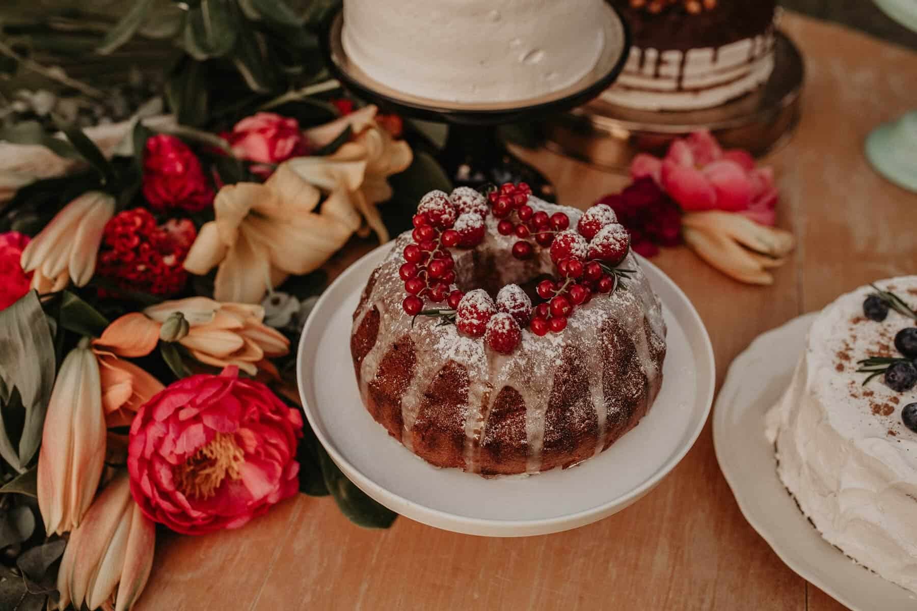 wedding cake dessert table