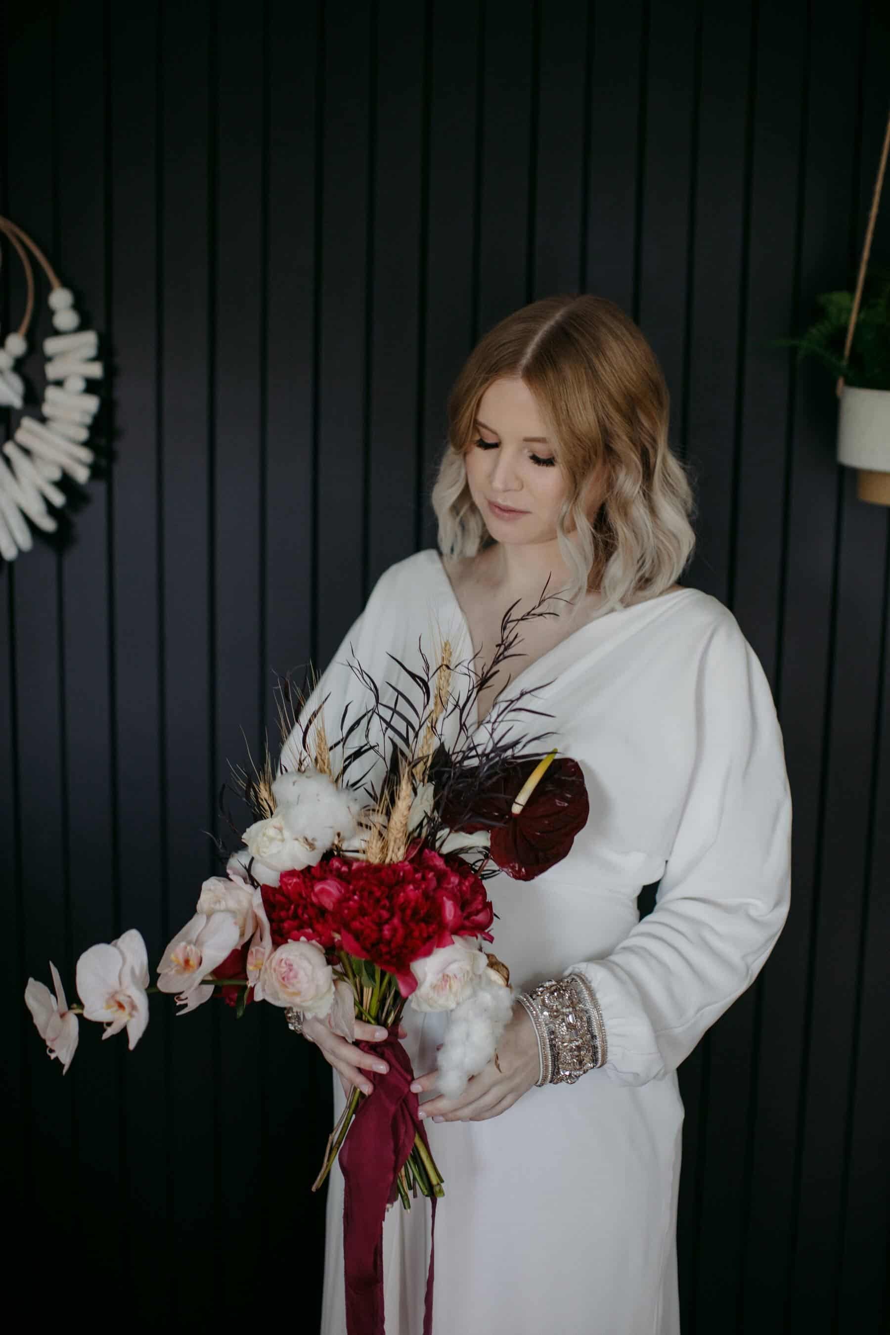 modern blush and burgundy bridal bouquet