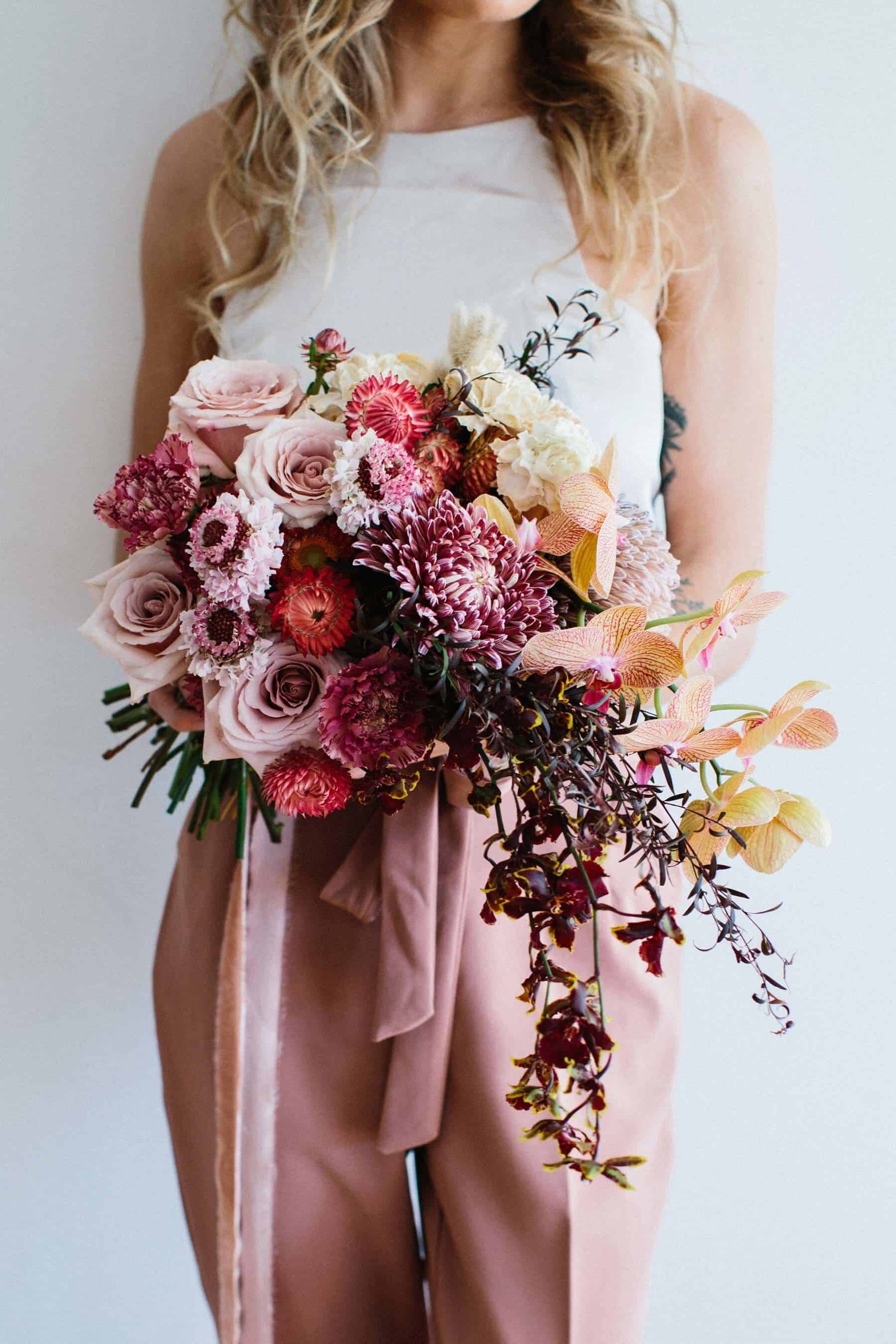 Best of 2018: bouquets. Blush, peach and burgundy bridal bouquet
