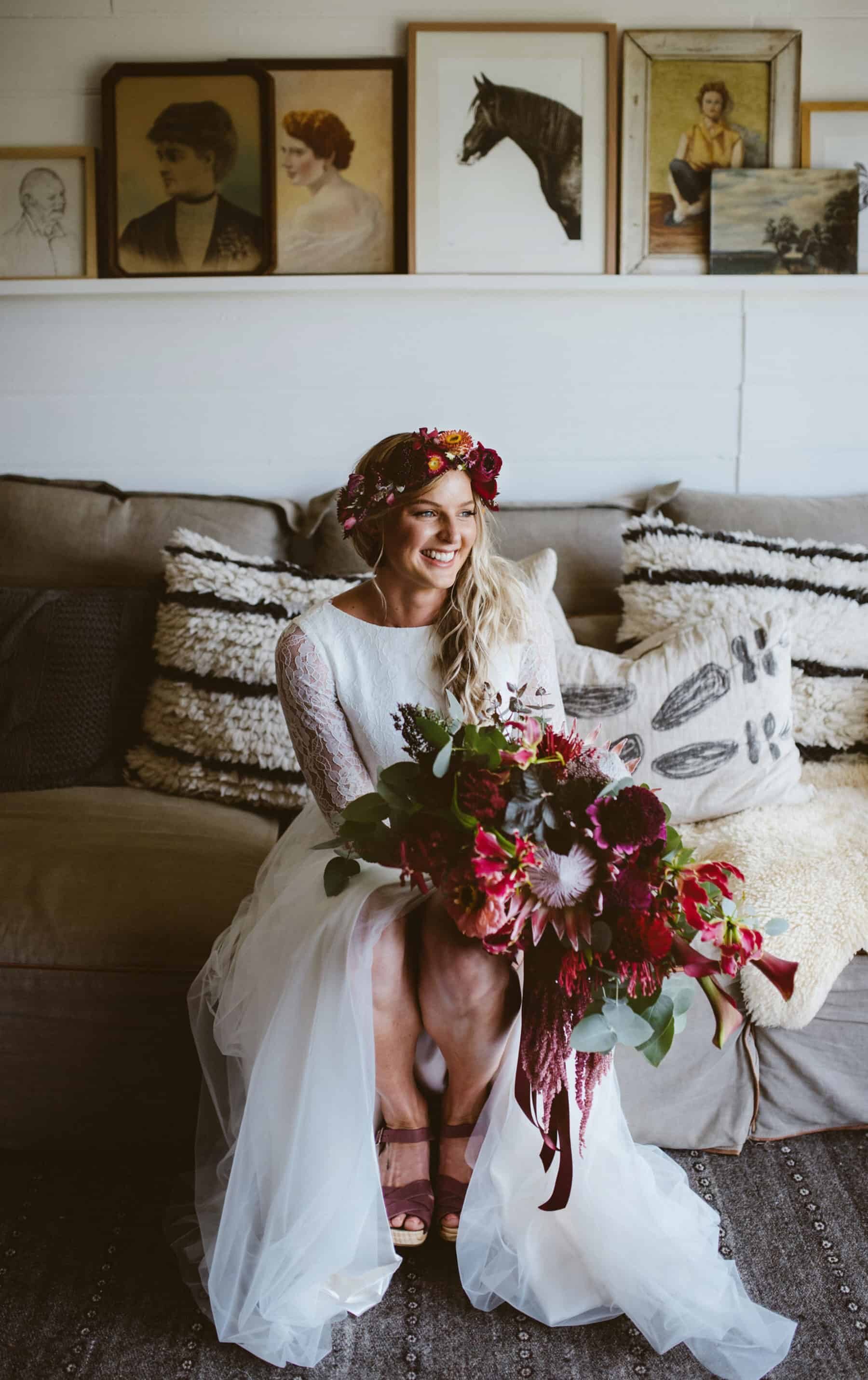 Best of 2018: bouquets. boho bride with blush and burgundy bouquet and flower crown