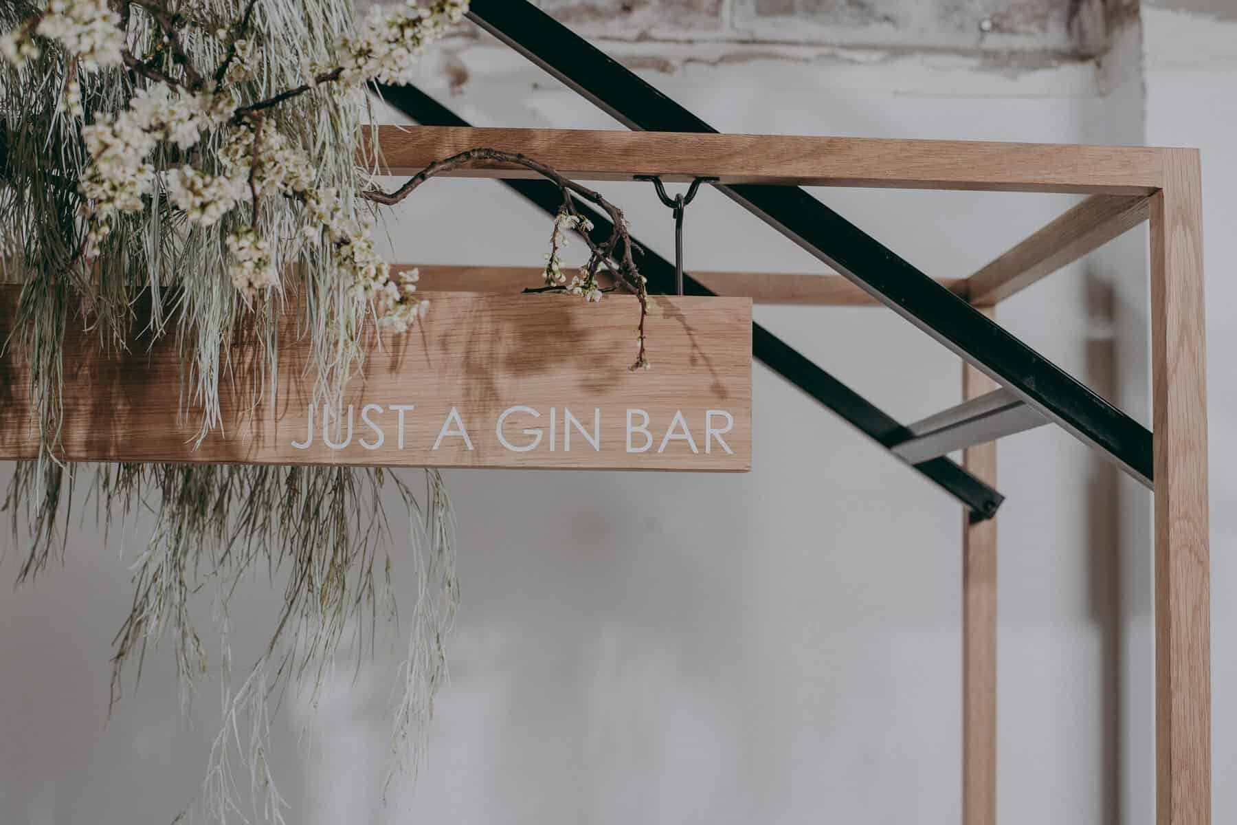 modern mobile gin bar