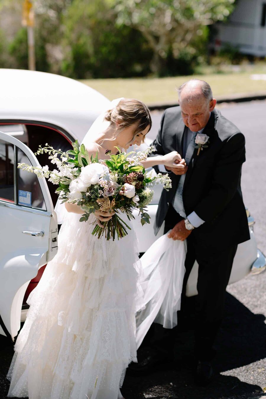 tiered tulle lace wedding dress