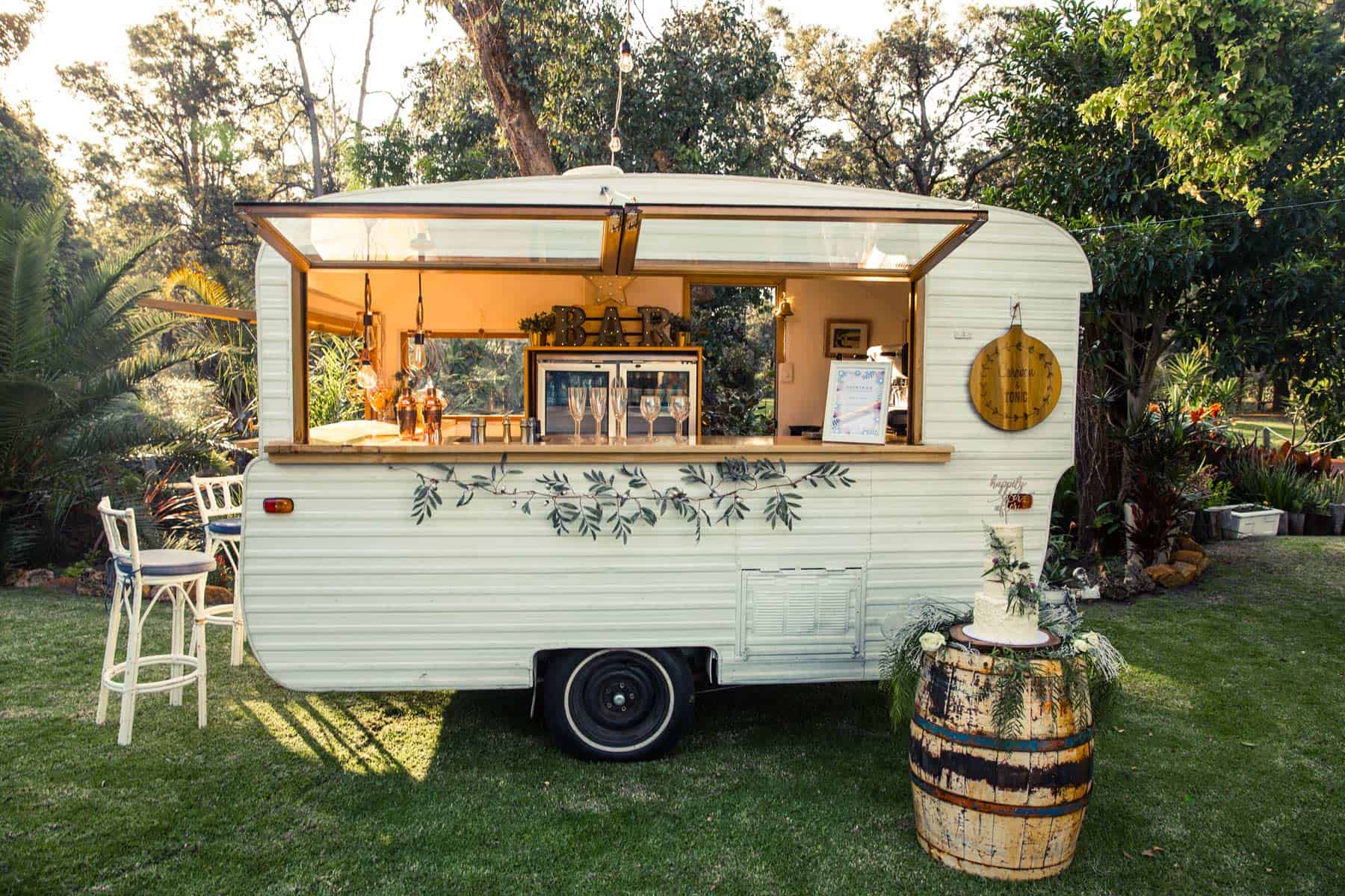 caravan-tonic-vintage-caravan-mobile-bar-hire-perth-caravan-tonic