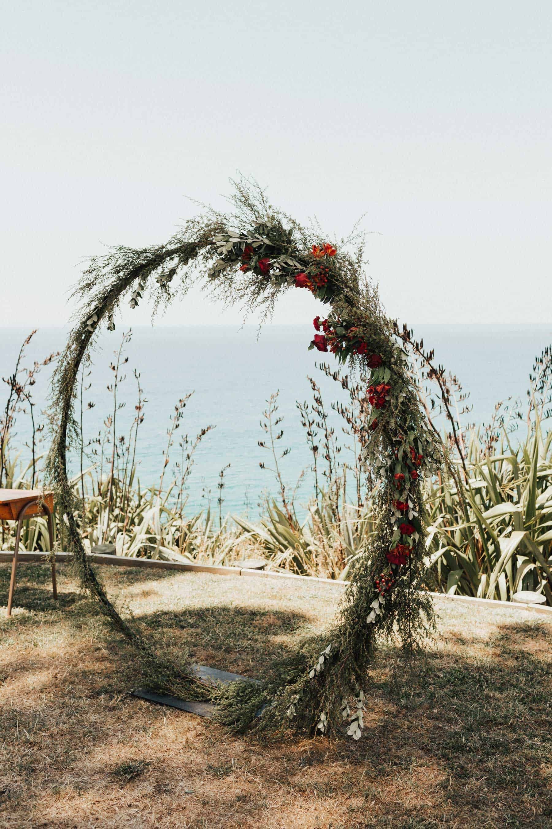 cirlce wedding arbour with flowers