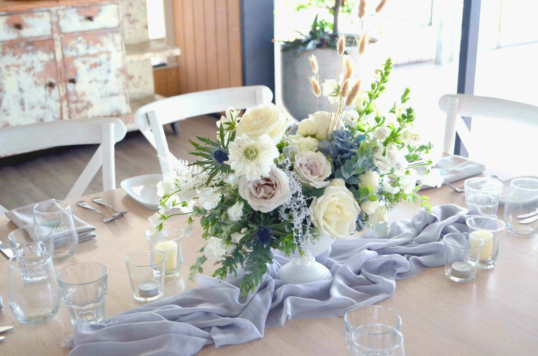 hamptons wedding centerpiece - Twillery Perth Wedding Florist - 1.jpg